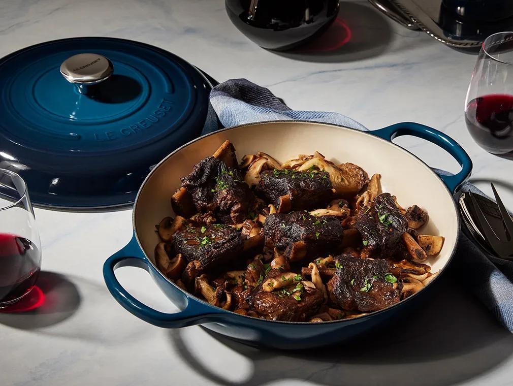 Ribs braisés aux champignons aux herbes et à l’ail
