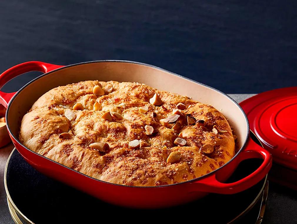 Focaccia mit Zimt-Nuss-Kruste