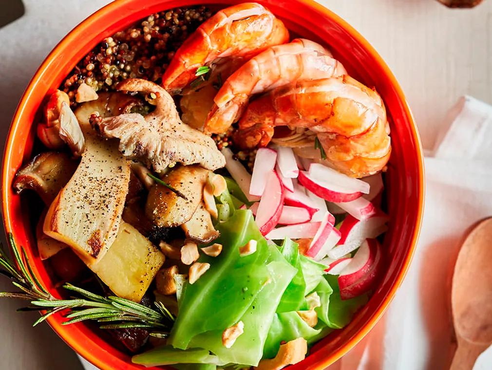 Quinoa bowl aux crevettes et sauce wasabi