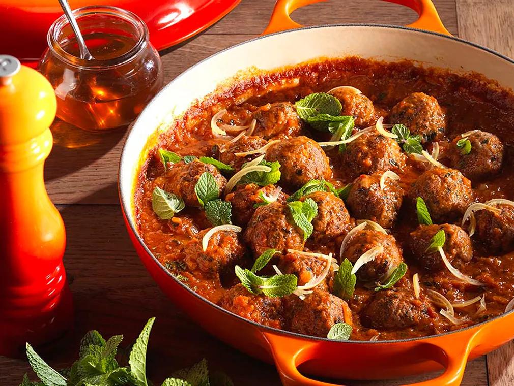 Boulettes de viande d'agneau et de menthe à la sauce tomate Chermoula