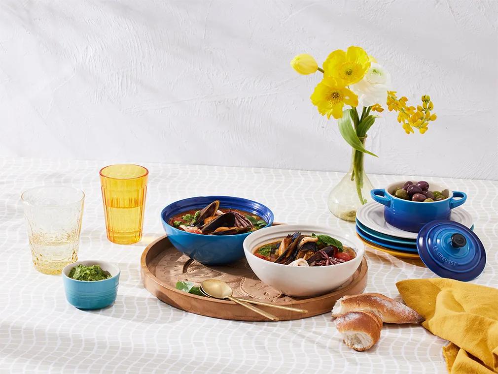 Tomaten-Bouillabaisse mit Basilikum-Crunch