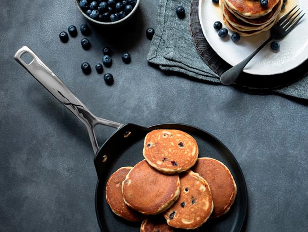 Pancakes aux myrtilles et au miel