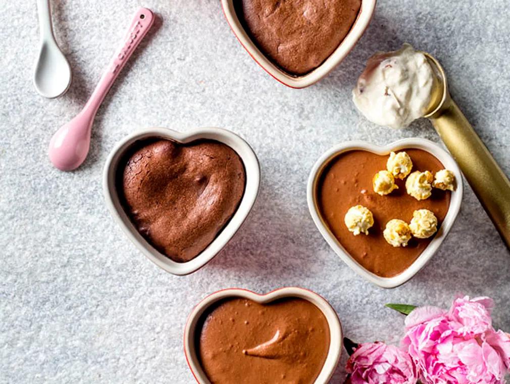 Schokoladen-Lava-Küchlein mit Nugat-Eiscreme