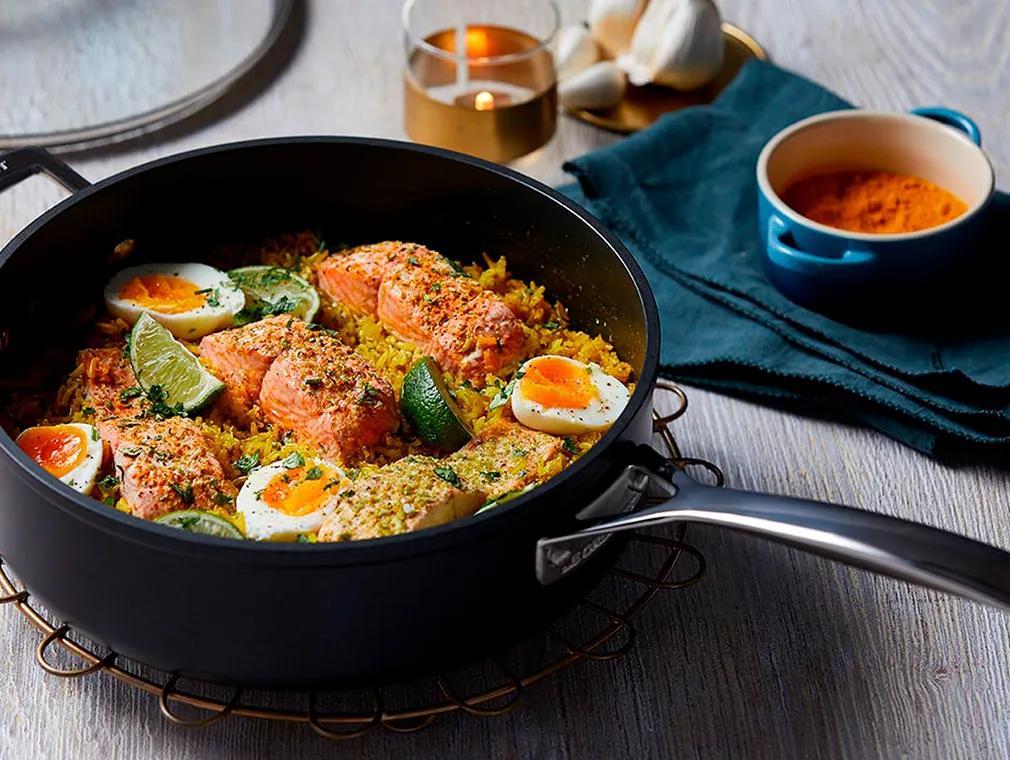 Kedgeree Traditionnel aux Pavés de Saumon Cuits à la Vapeur