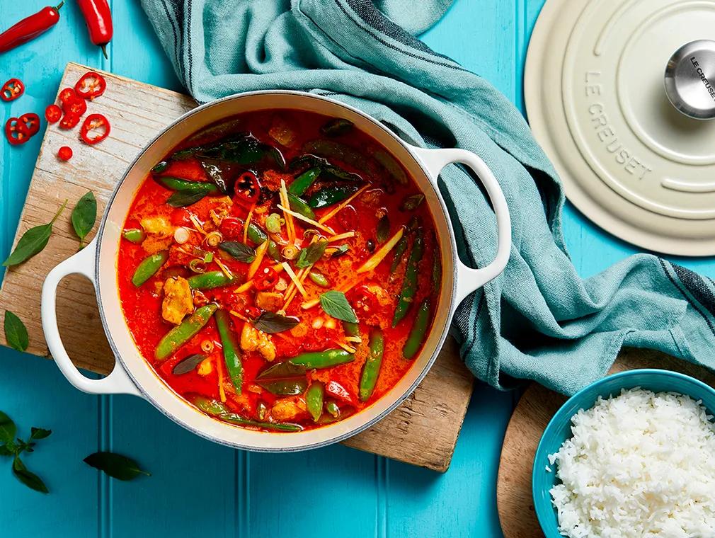 Poulet de curry rouge thaïlaidais