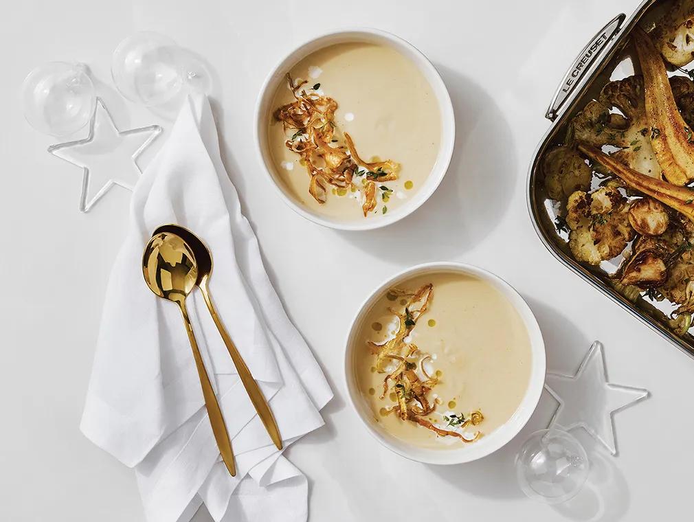 Wintergemüsesuppe mit geröstetem Blumenkohl, Pastinaken und Steckrüben