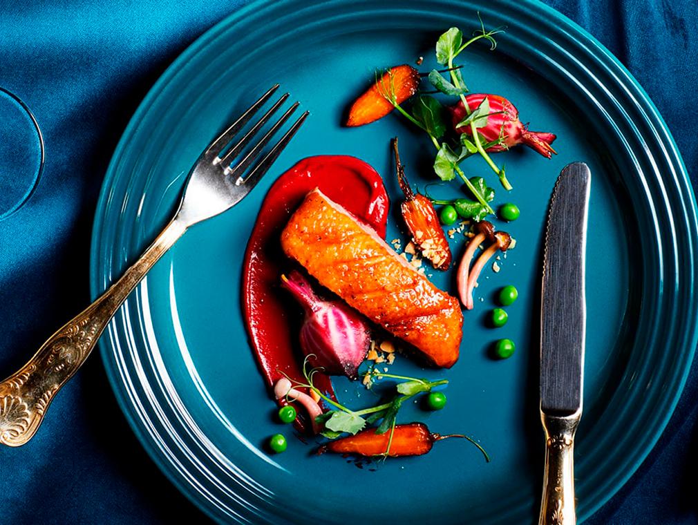 Knusprige Entenbrüste mit Brombeer-Orangen-Glasur und Blumenkohlpüree