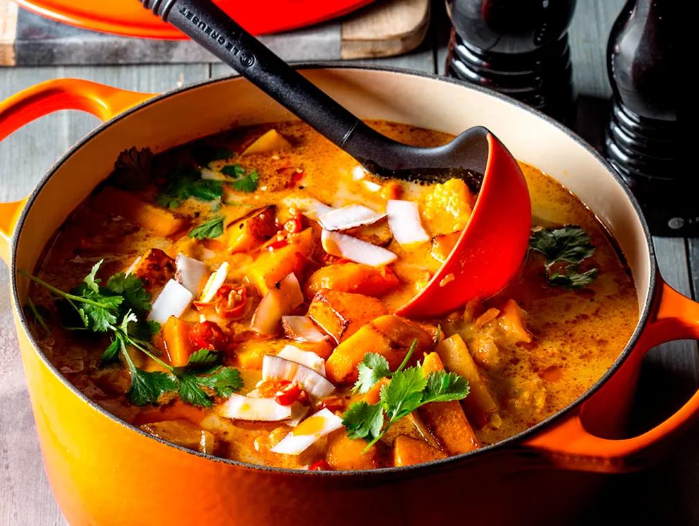Curry rouge de patate douce et noix de coco thaïlandais