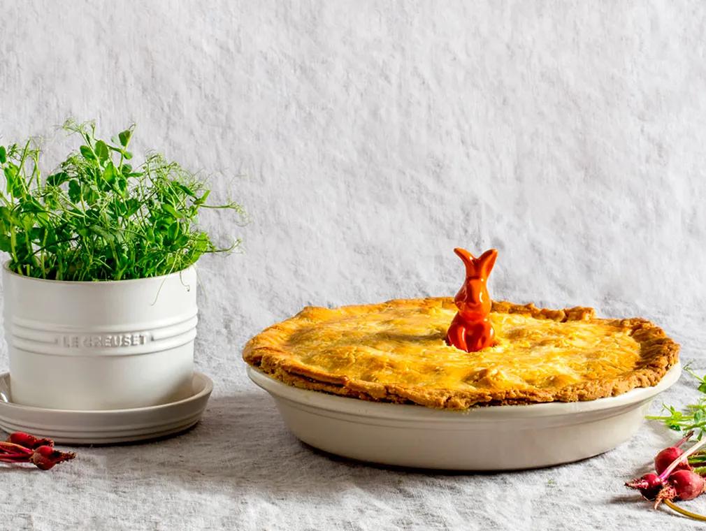 Pastete mit Gartengemüse und grüner Parmesansauce