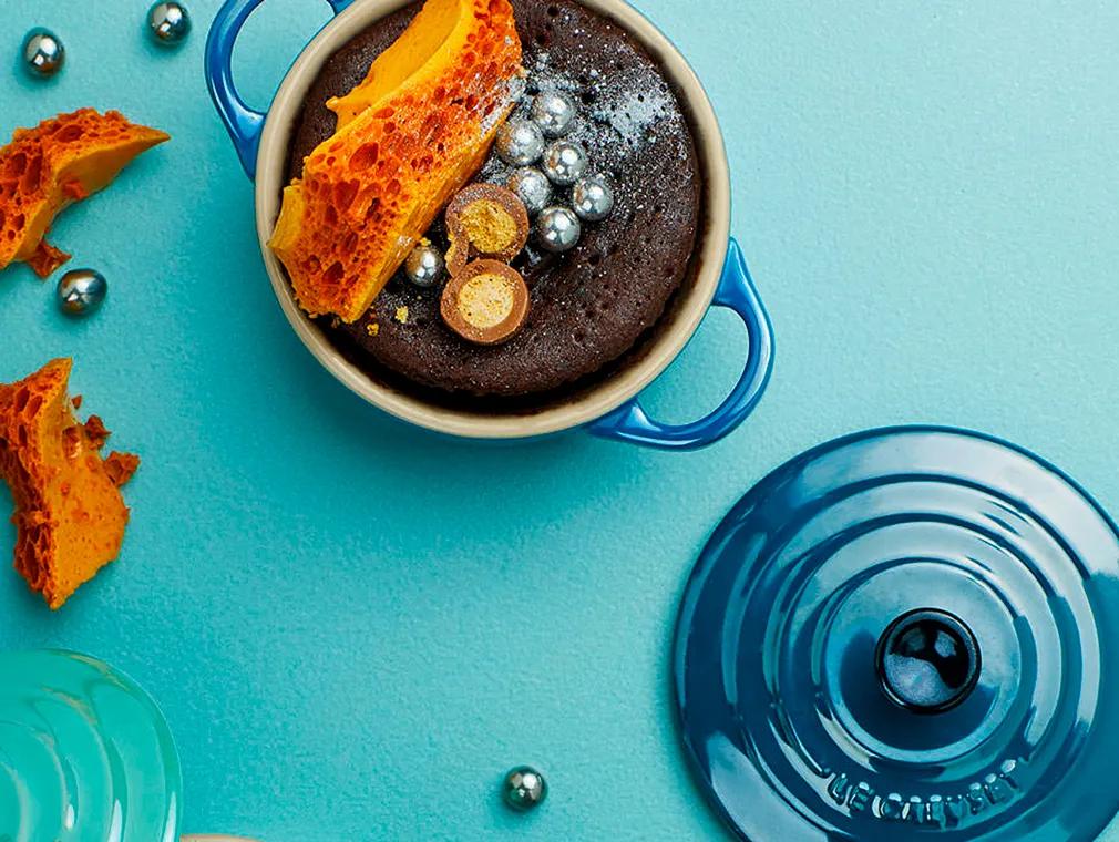 Gâteau au chocolat rapide préparé au micro-ondes