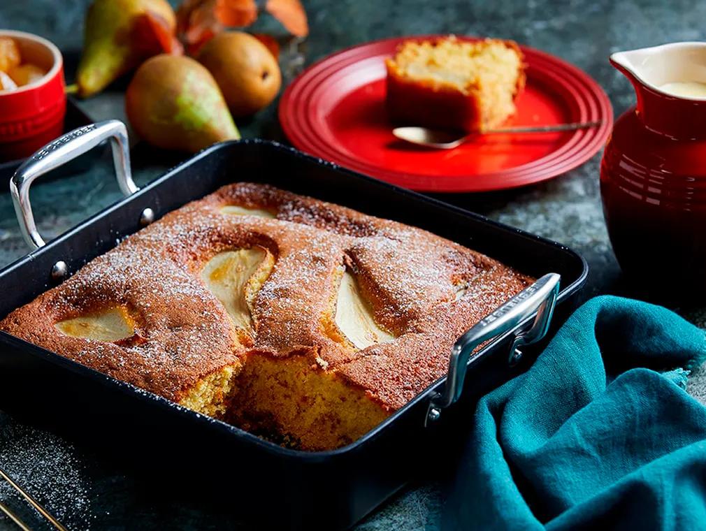 Génoise au sirop, poire et gingembre