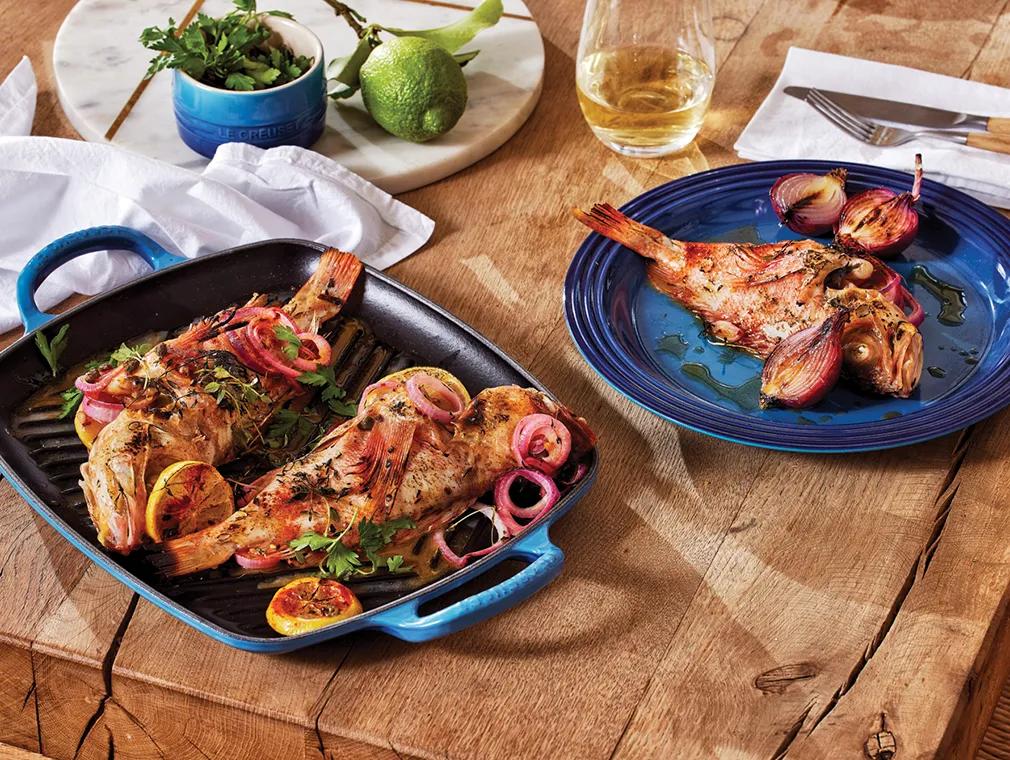 Gegrillter Fisch mit Zitronen, Kapern und Kräutern
