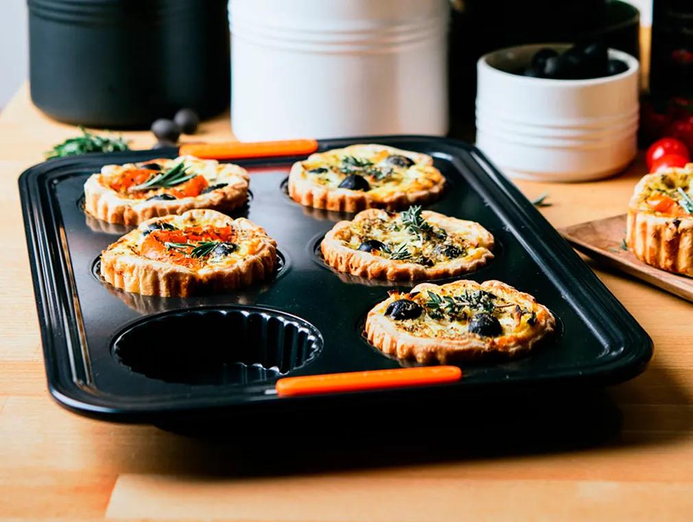 Tartelettes mit Zwiebeln oder Tomaten