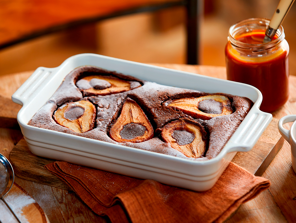 Clafoutis poires et chocolat avec coulis de caramel