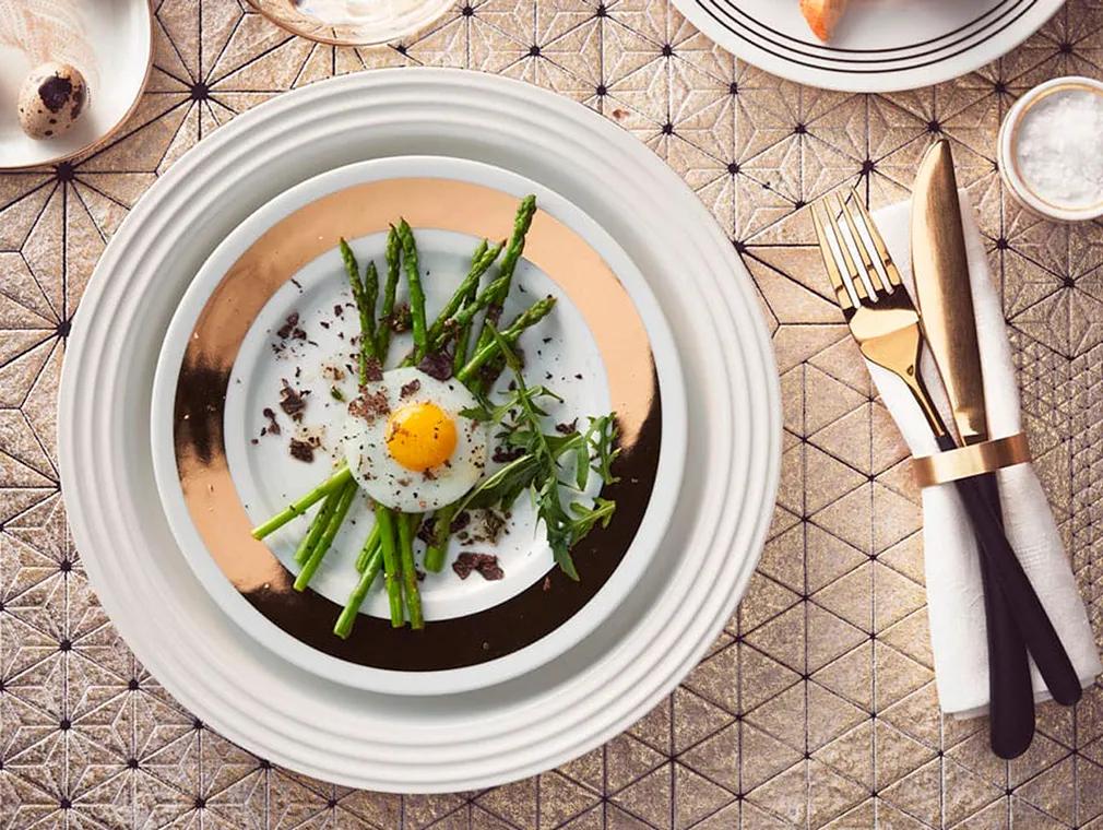 Pochierte Wachteleier auf grünem Spargel & Trüffel